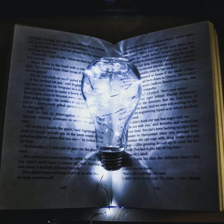 Switch from Analytical to Anecdotal: Storytelling in Presentations That Communicate Insight